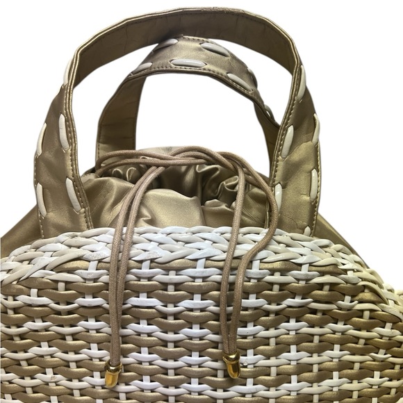 Capaf designer handbags withh drawstring closure made in Italy excellent cond - Picture 2 of 7